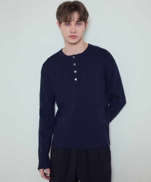 WEDNESDAY OASIS(ウェンズデーオアシス)の「オールウェイズリブドヘンリーネックウォッシャブルニット_Navy(WC25_KN04)(ニット/セーター・メンズ・ネイビー・MEDIUM/LARGE)」の3枚目の写真