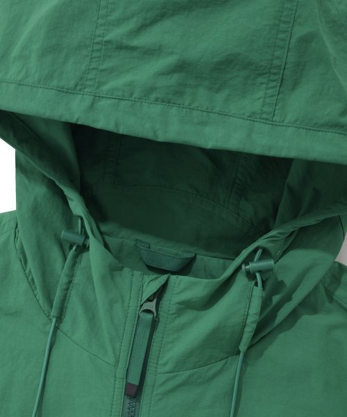 COVERNAT(カバーナット)の「ウィンドブレーカー ジャンパー グリーン(ナイロンジャケット・レディース・その他・SMALL/MEDIUM/LARGE/X-LARGE)」の4枚目の写真