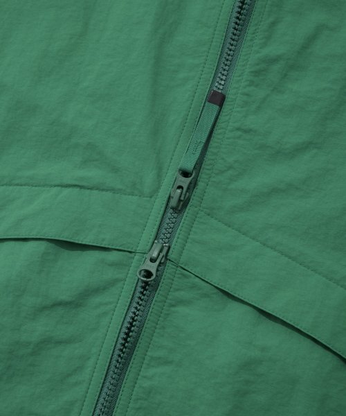 COVERNAT(カバーナット)の「ウィンドブレーカー ジャンパー グリーン(ナイロンジャケット・レディース・その他・SMALL/MEDIUM/LARGE/X-LARGE)」の8枚目の写真