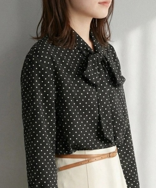 cammie(キャミー)の「ドット柄ブラウス(シャツ/ブラウス・レディース・アイボリー/ブラック・M/L)」の4枚目の写真