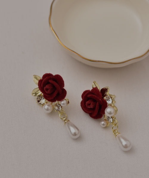 VIBGYOR Women（ヴィブジョー　ウィメン）の「【resonance】カメリアモチーフ パール ピアス（ピアス（両耳用）・レディース・ワイン系1/ワイン系2・FREE）」の6枚目の写真