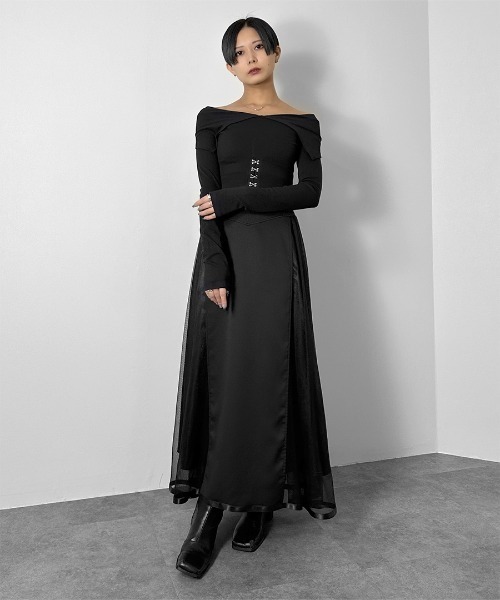 LVEU.（ラブユ.）の「【LVEU.】フロントホックデザインオフショルトップス / トップス ニット 長袖 オフショル オフショルダー コルセット風 クロップド ショート ブラック モード（Tシャツ/カットソー・レディース・ブラック・FREE）」の21枚目の写真