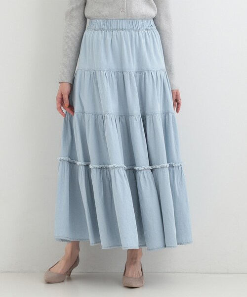 SHOO・LA・RUE（シューラルー）の「【ライトオンスデニム/S-LL】女性らしさをプラスする ティアードデニムロングスカート（デニムスカート・レディース・ブルー系その他/ライトブルー/ブラック・02/01/04/03）」の8枚目の写真