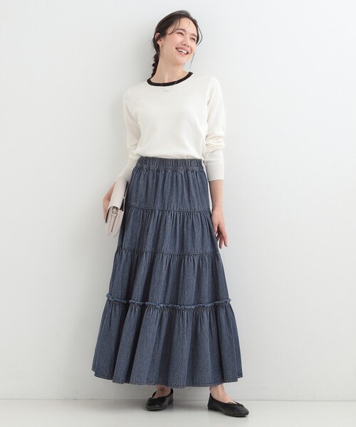 SHOO・LA・RUE（シューラルー）の「【ライトオンスデニム/S-LL】女性らしさをプラスする ティアードデニムロングスカート（デニムスカート・レディース・ブルー系その他/ライトブルー/ブラック・02/01/04/03）」の14枚目の写真