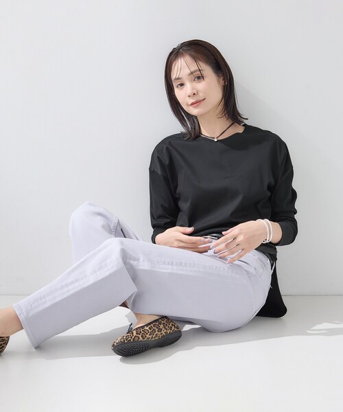 INDIVI(インディヴィ)の「【洗える】きれいめラウンドテールロンT(Tシャツ/カットソー・レディース・ブラック/オフホワイト・13/05/38/34/15 /03/19)」の12枚目の写真