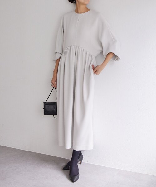 LIVETART（リヴェタート）の「《LIVETART》ギャザーコクーンワンピース（ワンピース・レディース・ベージュ・FREE）」の6枚目の写真