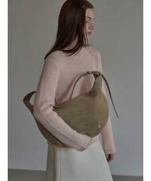 BEMUSE MANSION（ビミューズマンション）の「Real suede hobo bag - Sand beige（ショルダーバッグ）」