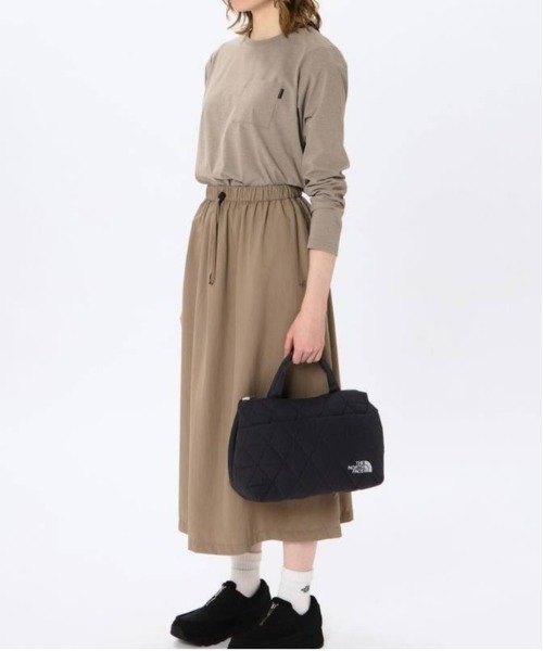 THE NORTH FACE（ザノースフェイス）の「THE NORTH FACE Geoface Box Tote ザ ノースフェイス ジオフェイスボックストート（トートバッグ・メンズ・ブラック/アイボリー・FREE）」の3枚目の写真