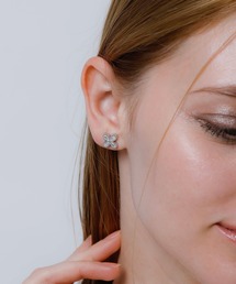 JewCas（ジュアキャス）の「【金属アレルギー対応ノットアレプラス】ジルコニアクローバーピアス[NOP0155]（ピアス（両耳用））」