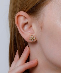 JewCas（ジュアキャス）の「【金属アレルギー対応ノットアレプラス】ジルコニアクローバーピアス[NOP0155]（ピアス（両耳用））」