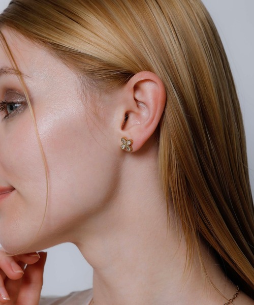 金属アレルギー対応ノットアレプラス】ジルコニアクローバーピアス