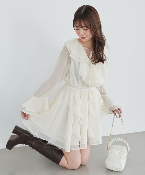 MAJESTIC LEGON(マジェスティックレゴン)の「エアリーラッフルフリルミニワンピース(ワンピース・レディース・ブラック/アイボリー/ホワイト系その他2・MEDIUM)」の9枚目の写真