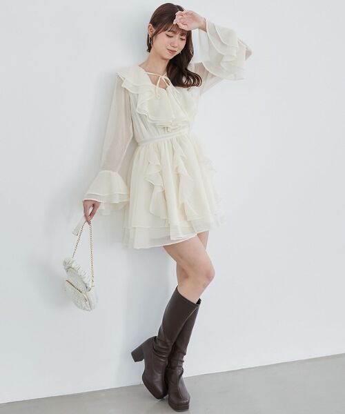 MAJESTIC LEGON(マジェスティックレゴン)の「エアリーラッフルフリルミニワンピース(ワンピース・レディース・ブラック/アイボリー/ホワイト系その他2・MEDIUM)」の10枚目の写真