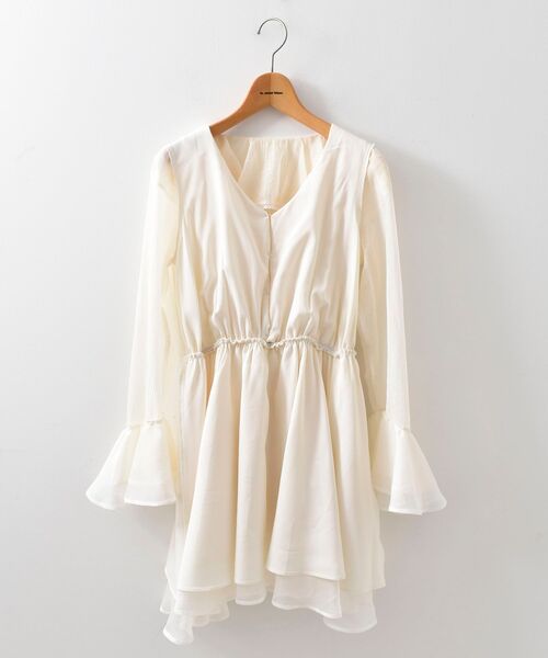 MAJESTIC LEGON(マジェスティックレゴン)の「エアリーラッフルフリルミニワンピース(ワンピース・レディース・ブラック/アイボリー/ホワイト系その他2・MEDIUM)」の4枚目の写真