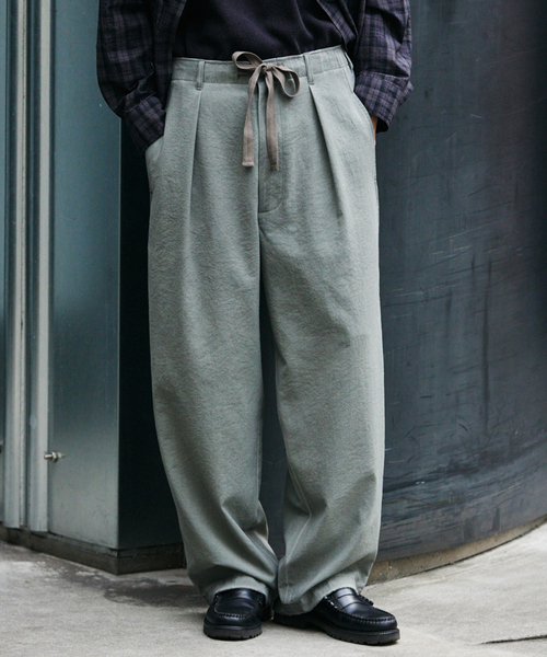 JOURNAL STANDARD（ジャーナルスタンダード）の「リランチェ ピグメント オーバー パンツ（スラックス・メンズ・ブラック/カーキ/グレー/ブラウン・SMALL/MEDIUM/LARGE）」の5枚目の写真