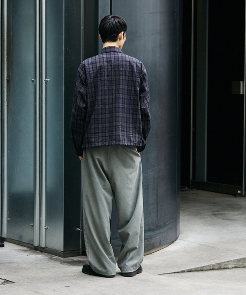 JOURNAL STANDARD（ジャーナルスタンダード）の「リランチェ ピグメント オーバー パンツ（スラックス・メンズ・ブラック/カーキ/グレー/ブラウン・SMALL/MEDIUM/LARGE）」の10枚目の写真