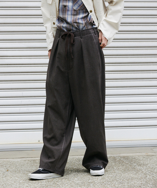 JOURNAL STANDARD（ジャーナルスタンダード）の「リランチェ ピグメント オーバー パンツ（スラックス・メンズ・ブラック/カーキ/グレー/ブラウン・SMALL/MEDIUM/LARGE）」の12枚目の写真