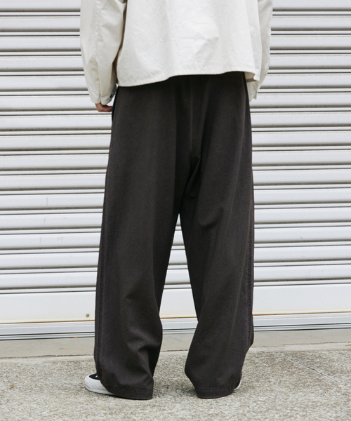 JOURNAL STANDARD（ジャーナルスタンダード）の「リランチェ ピグメント オーバー パンツ（スラックス・メンズ・ブラック/カーキ/グレー/ブラウン・SMALL/MEDIUM/LARGE）」の15枚目の写真