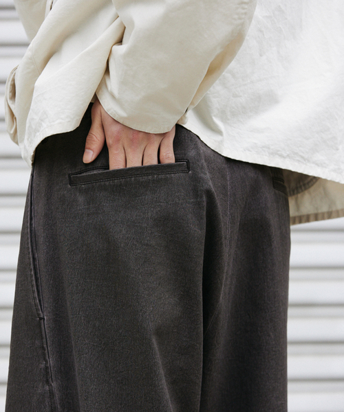 JOURNAL STANDARD（ジャーナルスタンダード）の「リランチェ ピグメント オーバー パンツ（スラックス・メンズ・ブラック/カーキ/グレー/ブラウン・SMALL/MEDIUM/LARGE）」の17枚目の写真