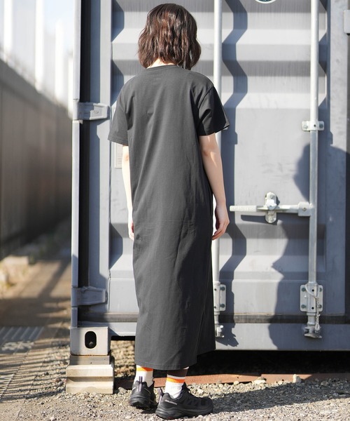 THE NORTH FACE(ザノースフェイス)の「THE NORTH FACE/ザ・ノース・フェイス ワンピース S/S FD Flower Logo Onepiece Crew NTW32632(ワンピース・レディース・スモークグレー/オフホワイト/ブラック・L/M/S/XL)」の11枚目の写真