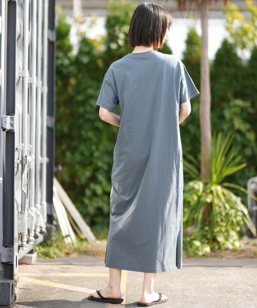 THE NORTH FACE(ザノースフェイス)の「THE NORTH FACE/ザ・ノース・フェイス ワンピース S/S FD Flower Logo Onepiece Crew NTW32632(ワンピース・レディース・スモークグレー/オフホワイト/ブラック・L/M/S/XL)」の17枚目の写真