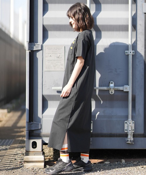 THE NORTH FACE(ザノースフェイス)の「THE NORTH FACE/ザ・ノース・フェイス ワンピース S/S FD Flower Logo Onepiece Crew NTW32632(ワンピース・レディース・スモークグレー/オフホワイト/ブラック・L/M/S/XL)」の13枚目の写真