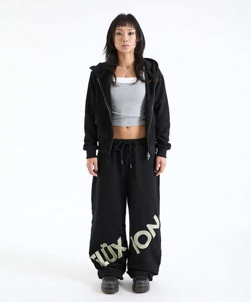 FTW（エフティダブリュー）の「VELOUR PATCH ZIP HOODIE（パーカー・レディース・ブラック/グレー・SMALL/MEDIUM/LARGE）」の3枚目の写真