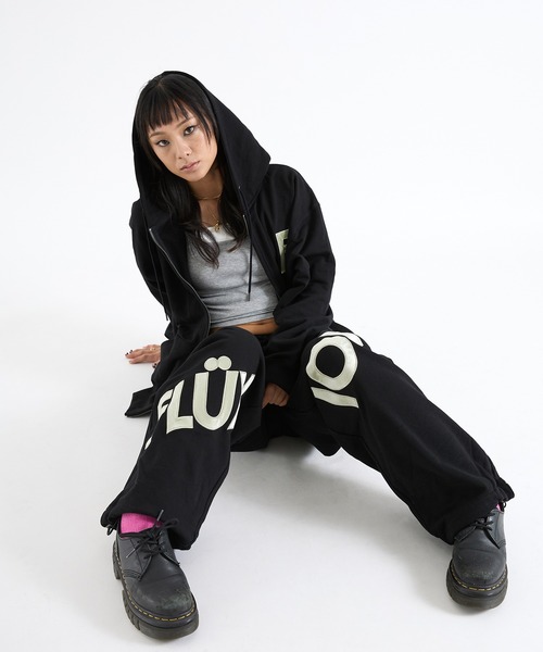 FTW（エフティダブリュー）の「VELOUR PATCH ZIP HOODIE（パーカー・レディース・ブラック/グレー・SMALL/MEDIUM/LARGE）」の21枚目の写真