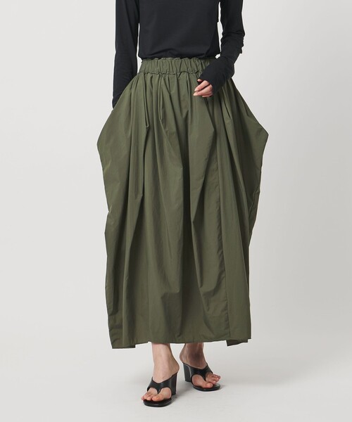 AEWEN MATOPH（イウエン マトフ）の「＜AEWEN MATOPH＞ナイロンタックコクーンスカート ‐ ウォッシャブル ‐（スカート・レディース・ブラック/オリーブ・36/38）」の2枚目の写真