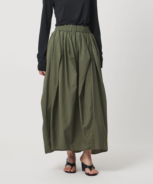 AEWEN MATOPH（イウエン マトフ）の「＜AEWEN MATOPH＞ナイロンタックコクーンスカート ‐ ウォッシャブル ‐（スカート・レディース・ブラック/オリーブ・36/38）」の8枚目の写真