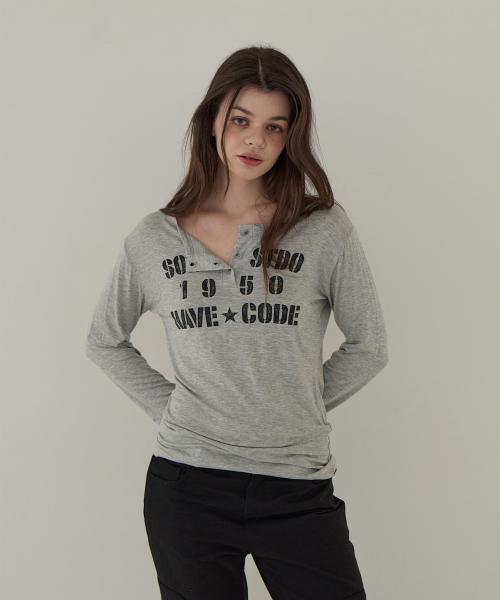 5OML(オーオーエムエル)の「ヘンリーネックボタンロングスリーブ(メランジグレー)(Tシャツ/カットソー・レディース・グレー・FREE)」の1枚目の写真