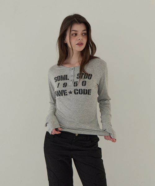 5OML(オーオーエムエル)の「ヘンリーネックボタンロングスリーブ(メランジグレー)(Tシャツ/カットソー・レディース・グレー・FREE)」の3枚目の写真