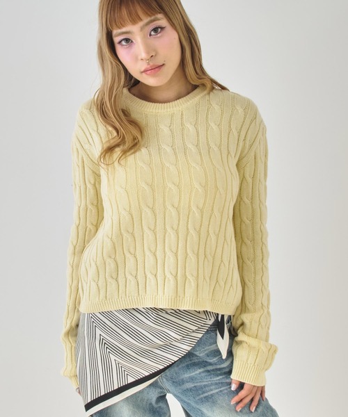 ANAP(アナップ)の「ウォッシュ加工 ケーブル編み ニット(ニット/セーター・レディース・ネイビー/イエロー/アイボリー・F)」の3枚目の写真