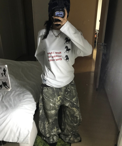 SEW-B(ソービー)の「オーバーサイズLOOK長袖Tシャツ(Tシャツ/カットソー・レディース・その他・FREE)」の2枚目の写真