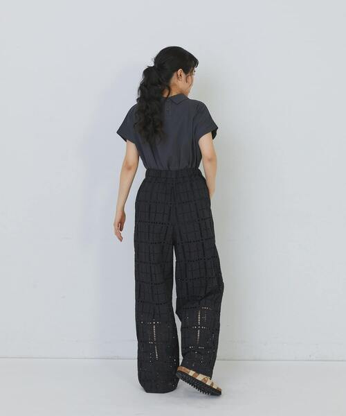 conges payes ADIEU TRISTESSE（コンジェ ペイエ アデュートリステス）の「チェックエンブロイダリーパンツ（その他パンツ・レディース・ブラック/ピンク・38）」の3枚目の写真