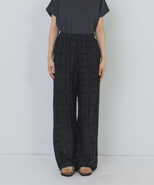 conges payes ADIEU TRISTESSE（コンジェ ペイエ アデュートリステス）の「チェックエンブロイダリーパンツ（その他パンツ・レディース・ブラック/ピンク・38）」の5枚目の写真