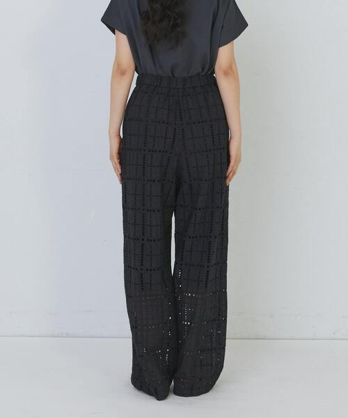 conges payes ADIEU TRISTESSE（コンジェ ペイエ アデュートリステス）の「チェックエンブロイダリーパンツ（その他パンツ・レディース・ブラック/ピンク・38）」の7枚目の写真