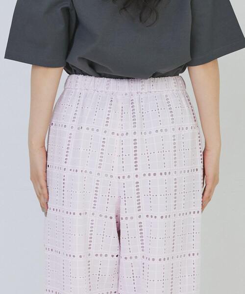 conges payes ADIEU TRISTESSE（コンジェ ペイエ アデュートリステス）の「チェックエンブロイダリーパンツ（その他パンツ・レディース・ブラック/ピンク・38）」の16枚目の写真