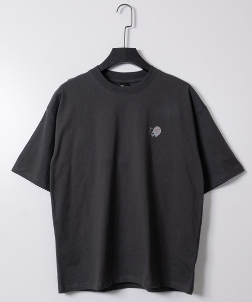 JOHN'S CLOSET(ジョンズクローゼット)の「【15】〔IT/イット〕 ペニーワイズ アソートプリント ユーズドライク半袖Tシャツ(Tシャツ/カットソー・メンズ・ホワイト系2/ホワイト系1/ブラック系1/ホワイト系4/ブラック系3/ブラック系4/ブラック系2/ホワイト系3・MEDIUM/X-LARGE/LARGE)」の21枚目の写真