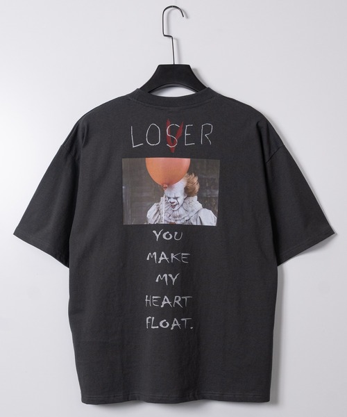 JOHN'S CLOSET(ジョンズクローゼット)の「【15】〔IT/イット〕 ペニーワイズ アソートプリント ユーズドライク半袖Tシャツ(Tシャツ/カットソー・メンズ・ホワイト系2/ホワイト系1/ブラック系1/ホワイト系4/ブラック系3/ブラック系4/ブラック系2/ホワイト系3・MEDIUM/X-LARGE/LARGE)」の22枚目の写真