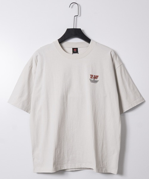 JOHN'S CLOSET(ジョンズクローゼット)の「【15】〔IT/イット〕 ペニーワイズ アソートプリント ユーズドライク半袖Tシャツ(Tシャツ/カットソー・メンズ・ホワイト系2/ホワイト系1/ブラック系1/ホワイト系4/ブラック系3/ブラック系4/ブラック系2/ホワイト系3・MEDIUM/X-LARGE/LARGE)」の9枚目の写真