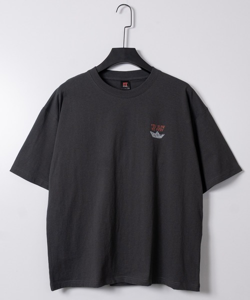 JOHN'S CLOSET(ジョンズクローゼット)の「【15】〔IT/イット〕 ペニーワイズ アソートプリント ユーズドライク半袖Tシャツ(Tシャツ/カットソー・メンズ・ホワイト系2/ホワイト系1/ブラック系1/ホワイト系4/ブラック系3/ブラック系4/ブラック系2/ホワイト系3・MEDIUM/X-LARGE/LARGE)」の17枚目の写真