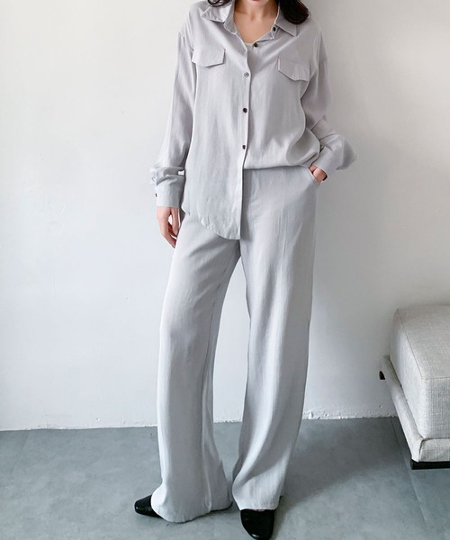 LOWO(ロワ)の「なめらかオーバーシャツ セミワイドパンツ セットアップ(セットアップ・レディース・ネイビー/ブルーグレー/アイボリー/ブラウン・FREE)」の7枚目の写真