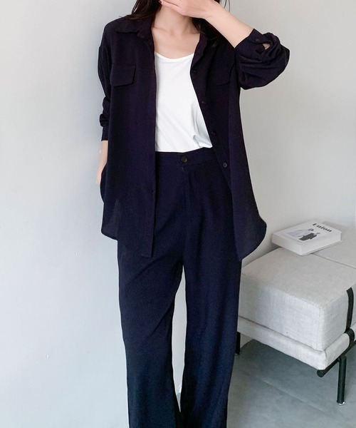 LOWO(ロワ)の「なめらかオーバーシャツ セミワイドパンツ セットアップ(セットアップ・レディース・ネイビー/ブルーグレー/アイボリー/ブラウン・FREE)」の15枚目の写真
