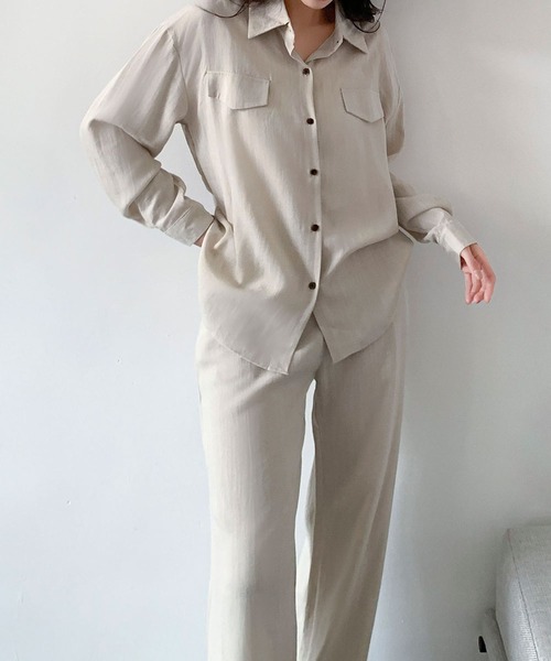 LOWO(ロワ)の「なめらかオーバーシャツ セミワイドパンツ セットアップ(セットアップ・レディース・ネイビー/ブルーグレー/アイボリー/ブラウン・FREE)」の22枚目の写真