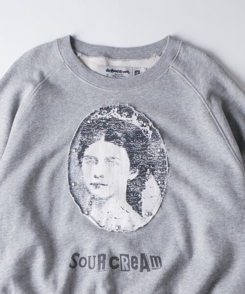 Sourcream（サワークリーム）の「【Sourcream】リメイクスタッズスウェット（スウェット・メンズ・チャコールグレー/ライトグレー/ピンク・FREE）」の2枚目の写真