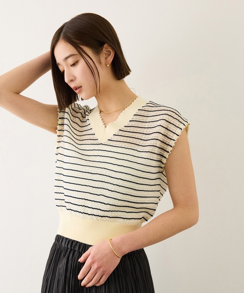 ROPE'（ロペ）の「ピンタックシアーノースリーブサマーニット/イージーケア（ニット/セーター・レディース・ホワイト系その他/クリーム・FREE）」の2枚目の写真