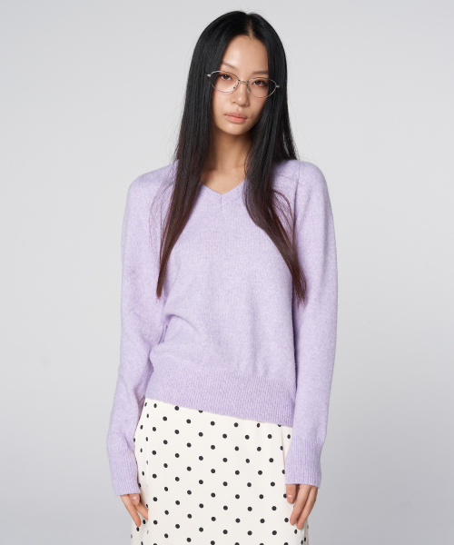 320SHOWROOM(320ショールーム)の「Wool Blend V-Neck Knit Sweater Lavender(ニット/セーター・レディース・ラベンダー・FREE)」の1枚目の写真