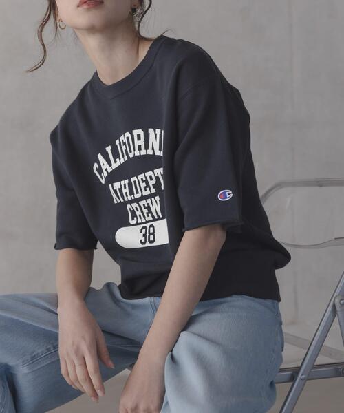 URBAN RESEARCH Sonny Label（アーバンリサーチサニーレーベル）の「『別注』CHAMPION×Sonny Label　ロゴスウェットTシャツ（スウェット・レディース・ホワイト系その他/ホワイト/ブルー/ネイビー・LARGE/MEDIUM）」の4枚目の写真