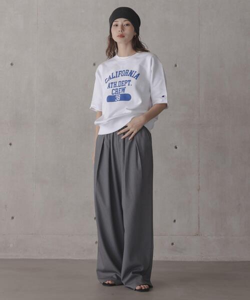 URBAN RESEARCH Sonny Label（アーバンリサーチサニーレーベル）の「『別注』CHAMPION×Sonny Label　ロゴスウェットTシャツ（スウェット・レディース・ホワイト系その他/ホワイト/ブルー/ネイビー・LARGE/MEDIUM）」の9枚目の写真